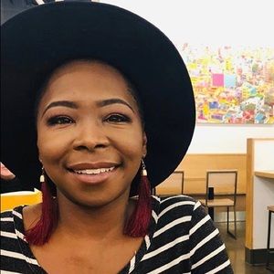 Meet your Posher, Shawna